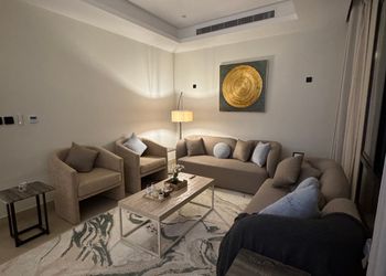شقة بدخول ذاتي وتصميم أنيق 