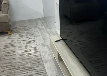 شقة بغرفة جلوس وغرفتين نوم 