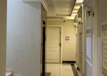 استديو بأثاث مريح وبسيط