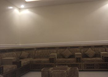 شالية بمجالس وفناء خارجي 