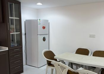 استراحة بمسطح اخضر ومجالس
