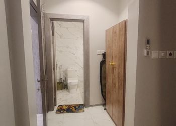 شقة بغرفة جلوس وغرفتين نوم 