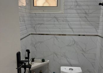 استديو بأثاث مريح وبسيط 