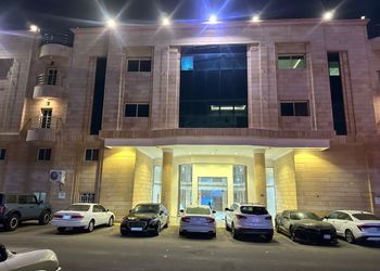 استديو بسرير ماستر