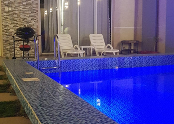 شاليه بالعاب مائية ومسطح اخضر