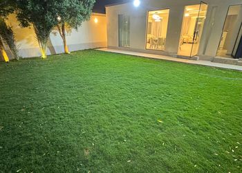 شاليه بمجلس وفناء خارجي 