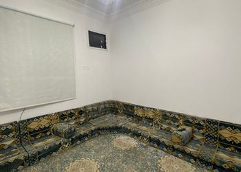 شقة بغرفتين نوم وصالة 