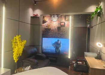 استديو بأثاث مريح وبسيط 