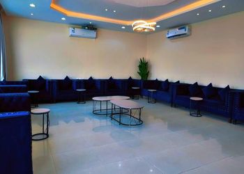 شاليه بألعاب مائية ومسطح اخضر