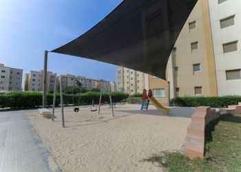 شقة بدخول ذاتي وثلاث غرف نوم 