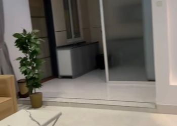 شقة بصالة وغرفتين نوم 