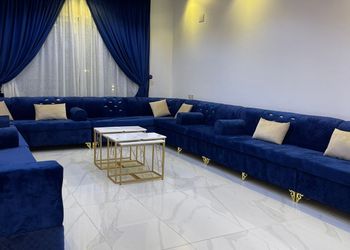 استراحة بمسطح اخضر وجلسه خارجيه