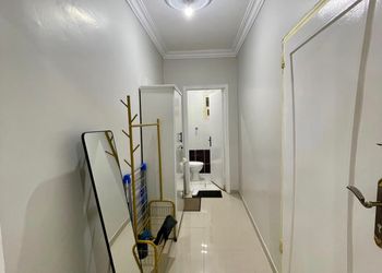 استديو هادئ بدخول ذاتي 