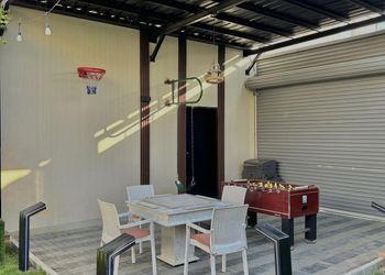 شاليه بمسبح وغرفة نوم 