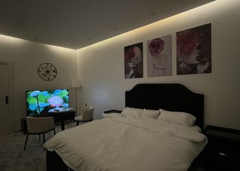 استديو بسرير ماستر 