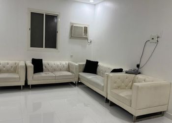 شقة بغرفتين نوم وصالة 