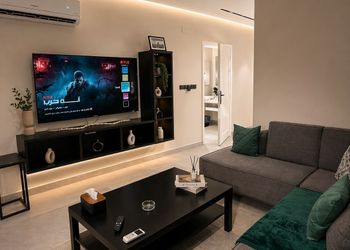 استديو بسرير ماستر  وجلسة جانبية