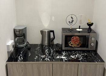 استديو هادئ بسرير ماستر