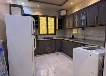 شقة بغرفة معيشة وغرفتين نوم 