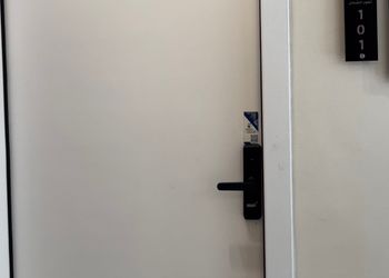 استديو هادئ بسرير ماستر 