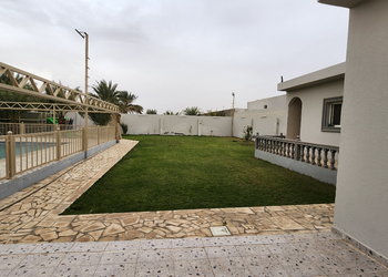 استرحه قسمين بمسبح ومسطحات خضراء
