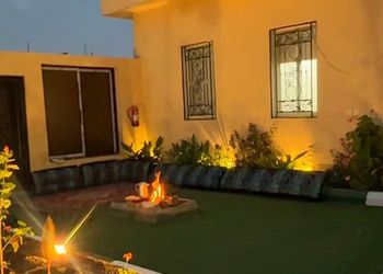 شاليه تصميم واسع ومسبح خارجي 