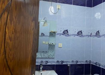 دور واسع بصالة واربع غرف نوم 