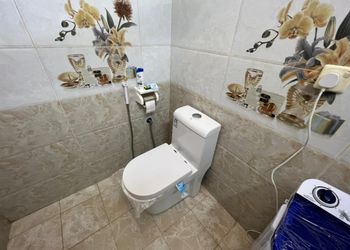 شقة بصاله و 3 غرف نوم
