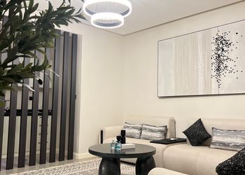 شقة بتصميم أنيق ودخول ذاتي