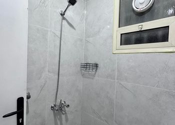 استديو بسرير ماستر ودخول ذاتي  
