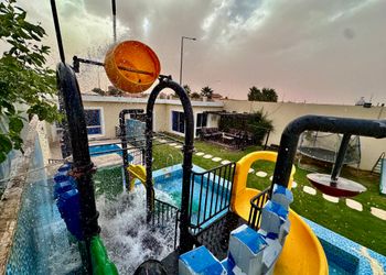 شالية بغرفة نوم مطله على المسبح