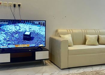 شقة بغرفة معيشة وغرفتين نوم 