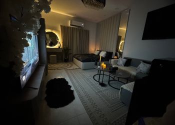 استديو هادئ بدخول ذاتي 