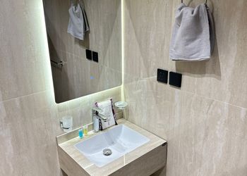 استديو بسرير ماستر وجلسة جانبية