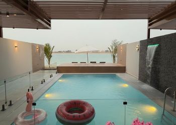 شاليه باطلالة على البحر