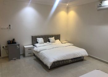 استديو هادئ بسرير ماستر