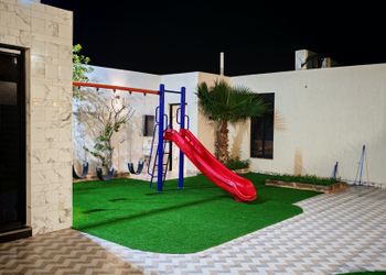 شاليه بمسبح والعاب أطفال