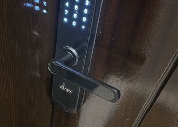 شقة أنيقة بصالة وغرفة نوم