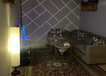 شقة بصالة جلوس ودخول ذاتي 