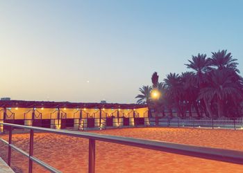 مزرعة بفيلا تراثية مودرن و إسطبل