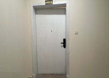 شقة بغرفتين نوم وصالة 