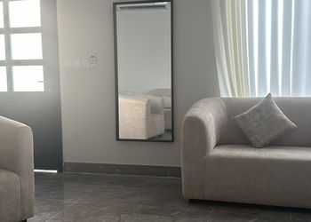 استراحة بمجالس ومسبح خارجي 