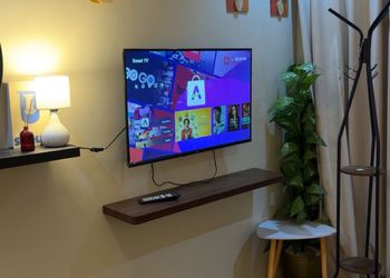 استديو بأثاث مريح وبسيط 