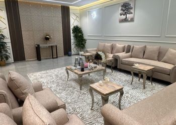 شاليه بمجلس وفناء خارجي