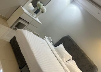 استديو بدخول ذاتي 
