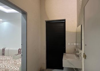 شاليه بمسبح وصاله انيقه