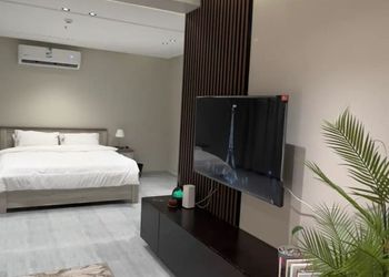استديو بسرير ماستر وجلسة جانبية 