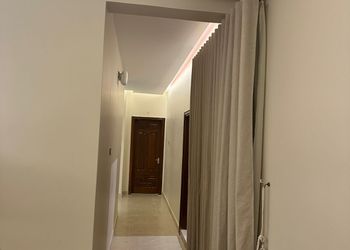 شقة بصالة وغرف نوم