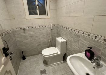 استديو بسرير ماستر وجلسة جانبية 