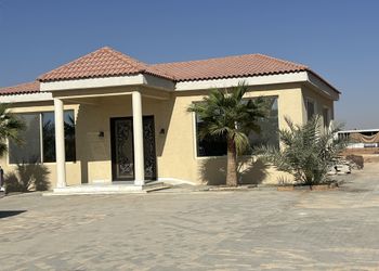 استراحة بمجلس فخم وخيمة 